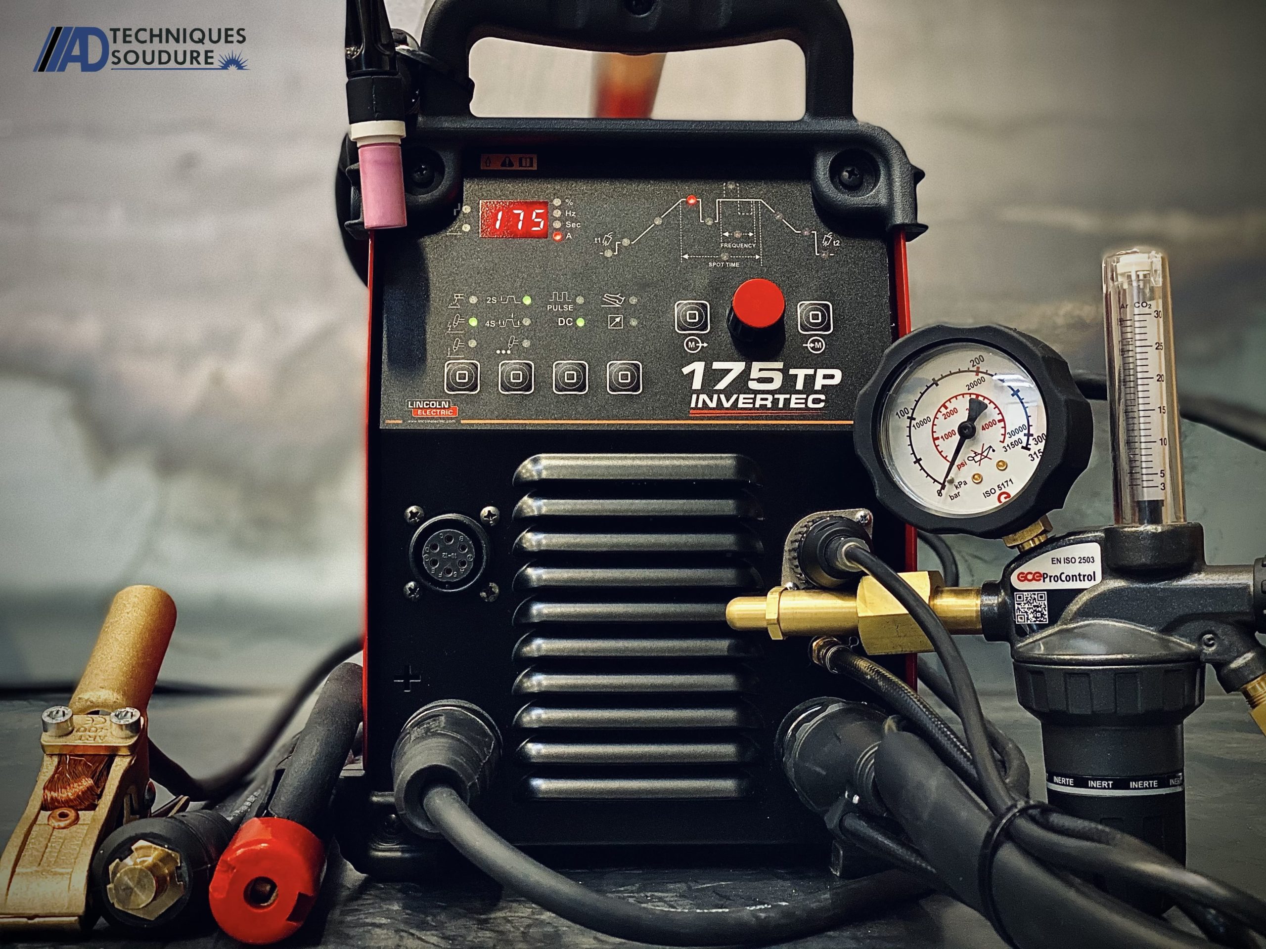 Poste à souder TIG INVERTEC 175TP Lincoln Electric Poste à souder tig invertec 175TP Lincoln Electric monophasé