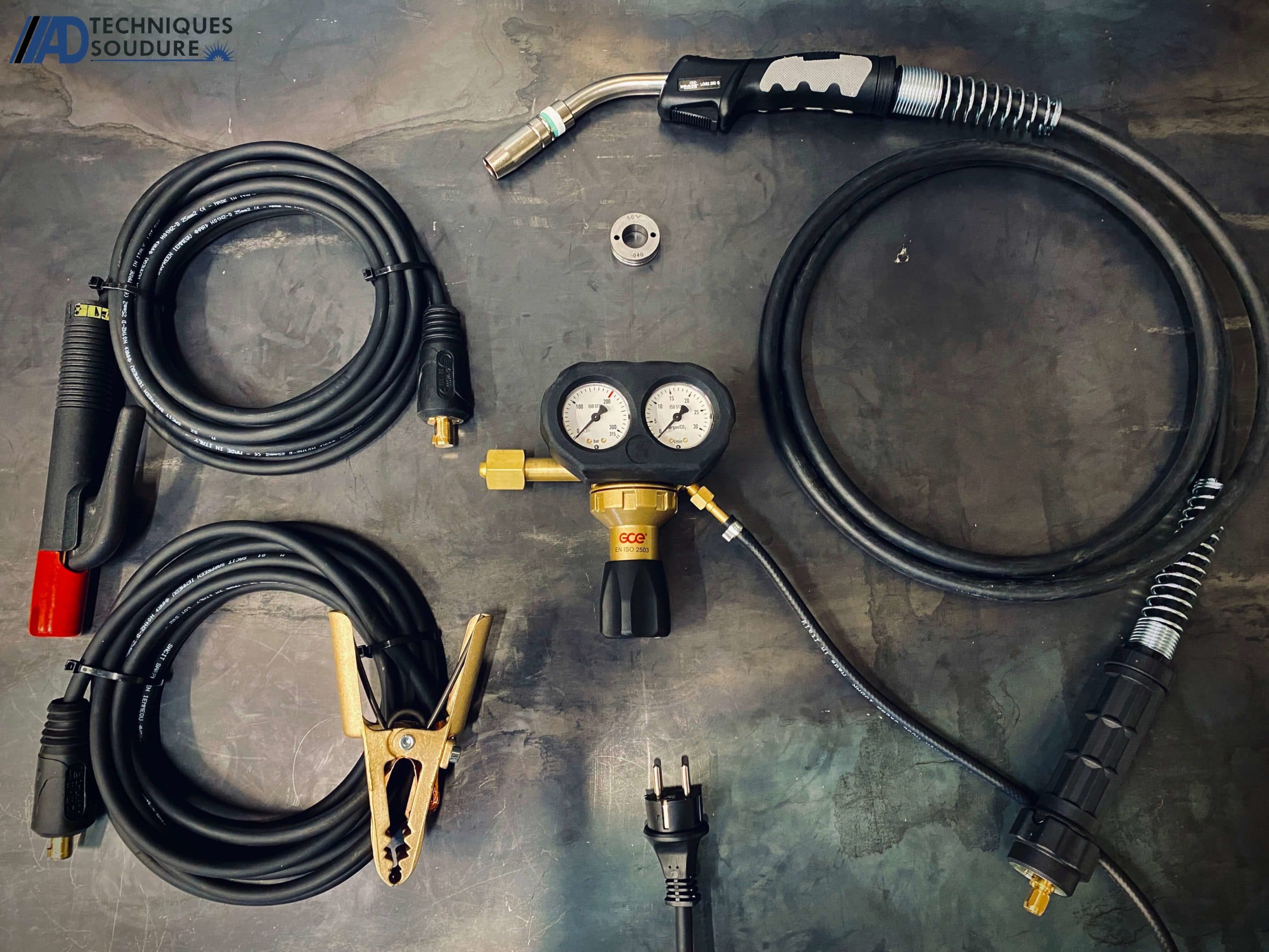 Accessoires poste à souder MIG-MAG multi-procédés SPEEDTEC 215C Lincoln Electric Accessoires poste à souder MIG-MAG multi-procédés SPEEDTEC 215C Lincoln Electric monophasé