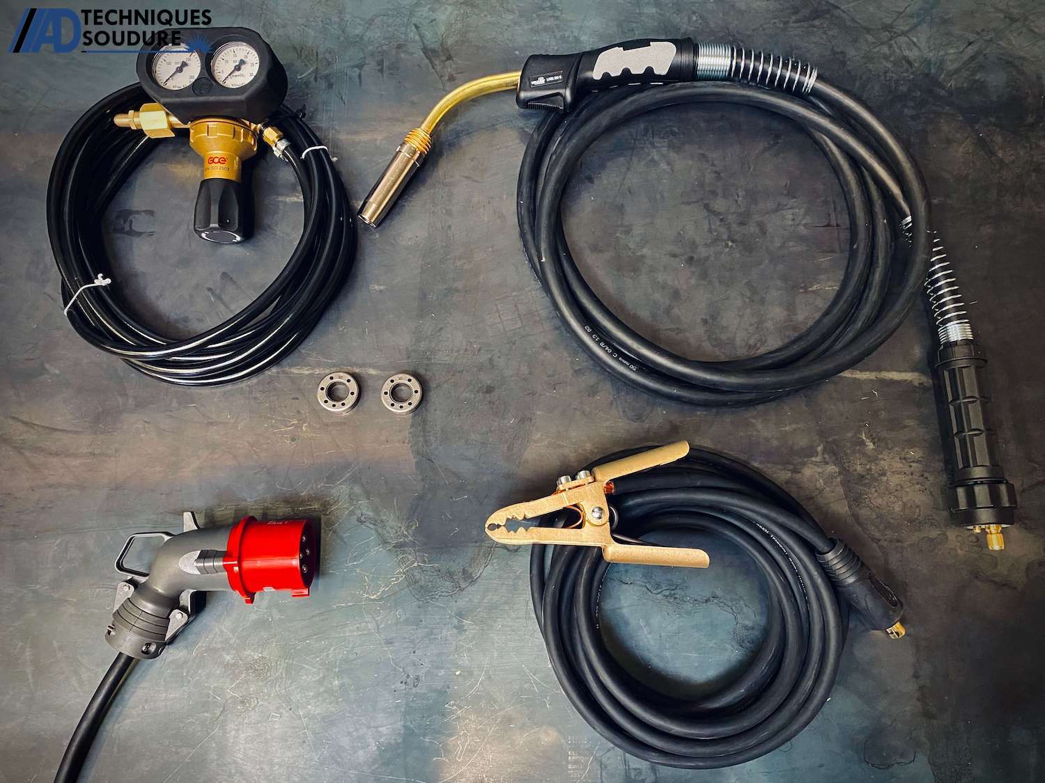 Accessoires poste à souder MIG-MAG SPEEDTEC 320CP Multi-procédés, pulsé, synergique Lincoln Electric triphasé Accessoires poste à souder MIG-MAG SPEEDTEC 320CP Multi-procédés, pulsé, synergique Lincoln Electric triphasé