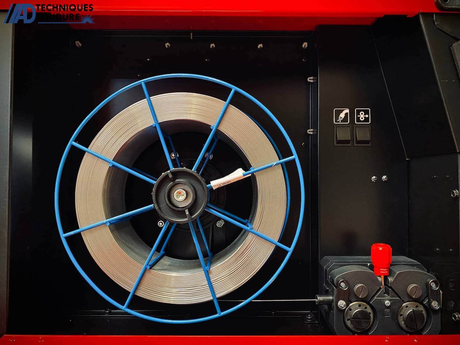 Bobine poste à souder MIG-MAG SPEEDTEC 320CP Multi-procédés, pulsé, synergique Lincoln Electric triphasé Bobine poste à souder MIG-MAG SPEEDTEC 320CP Multi-procédés, pulsé, synergique Lincoln Electric triphasé