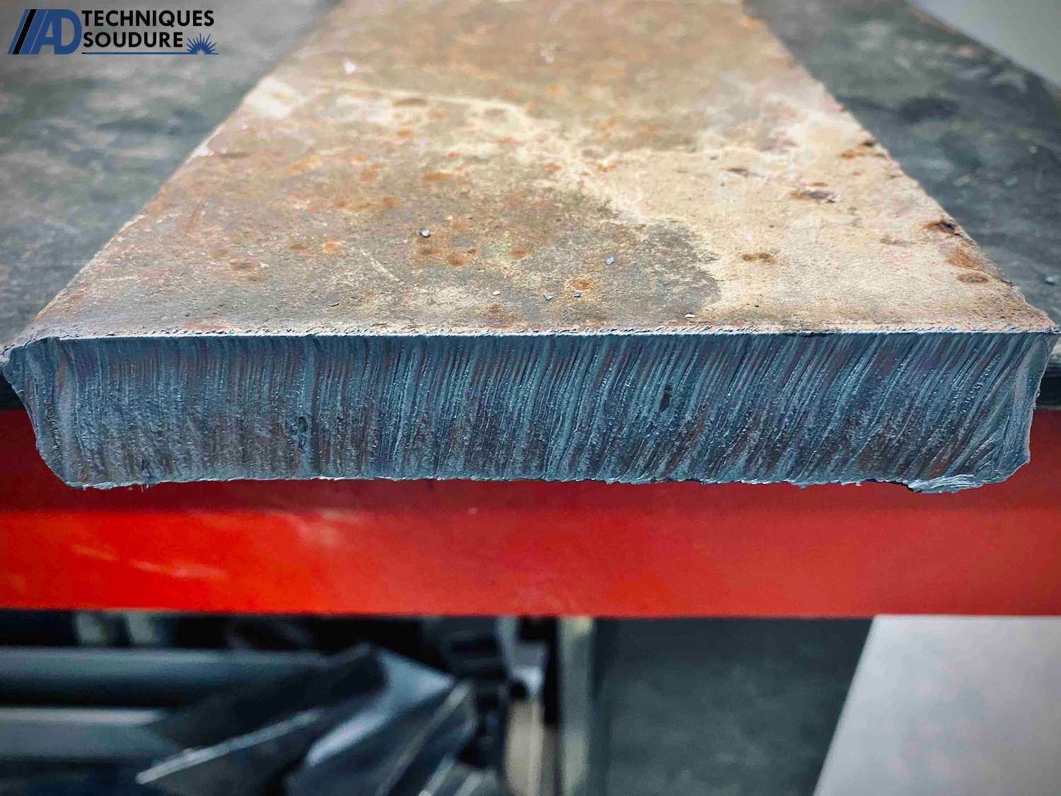 Découpe plasma TOMAHAWK 1025 - AD Techniques Soudure Découpe plasma TOMAHAWK 1025 - AD Techniques Soudure